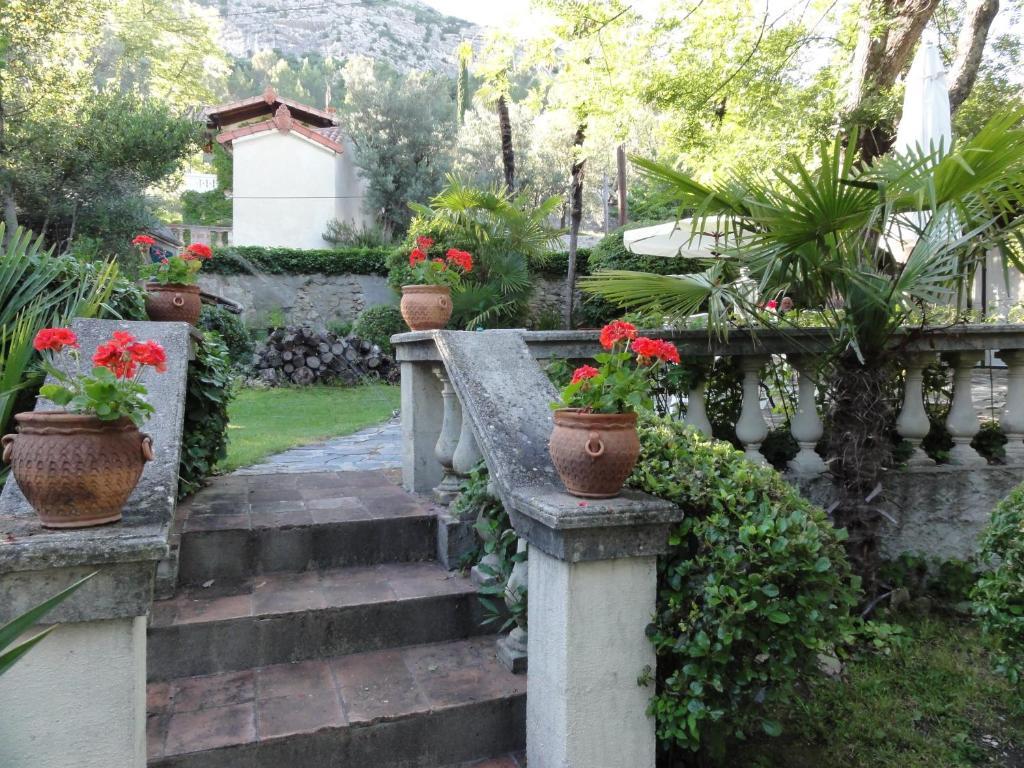 Les Montades Chambres D'Hotes Anduze Exteriör bild